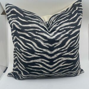 Never used! black and white Tiger Print Pillow Cover